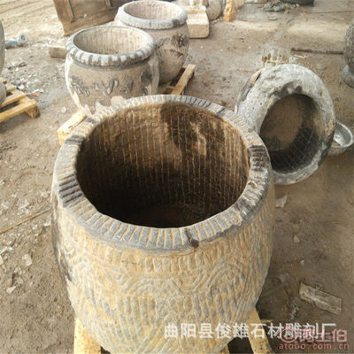 曲阳俊雄石材雕刻 青石石雕花盆与仿古流水景观，家居装饰的艺术之选